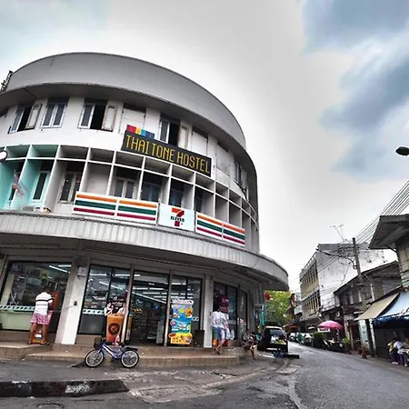 Zee Thai Hostel Bangkok Exterior photo