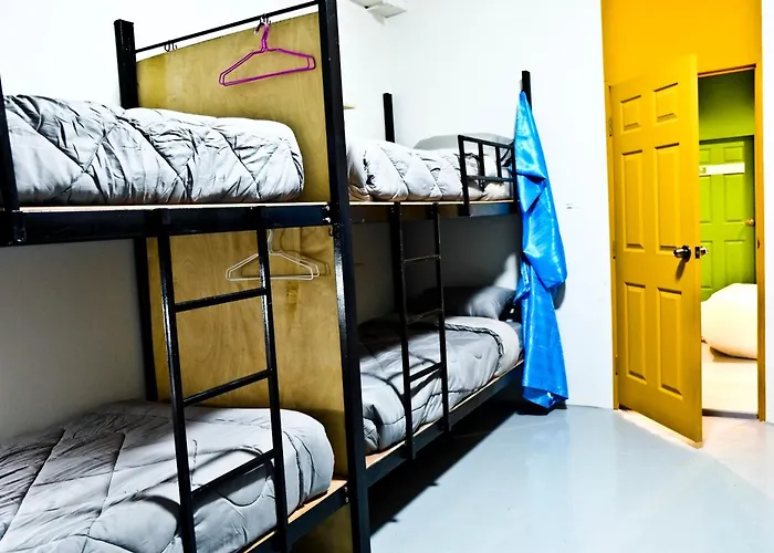 Zee Thai Hostel
